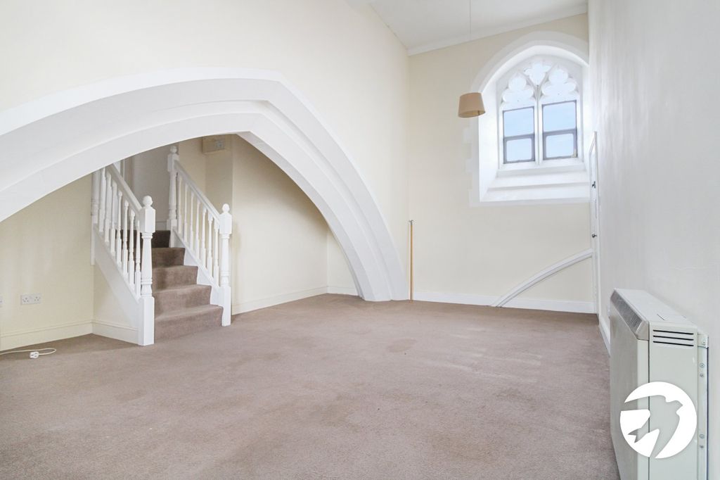 Property photo 2 of 11 Lounge