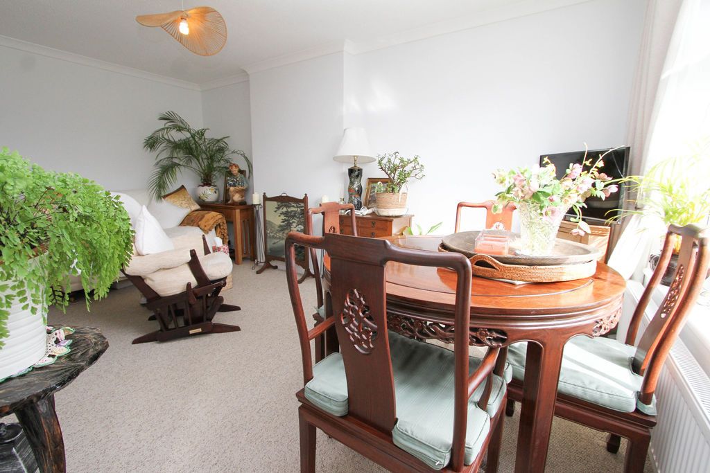 Property photo 2 of 16 Lounge/Diner