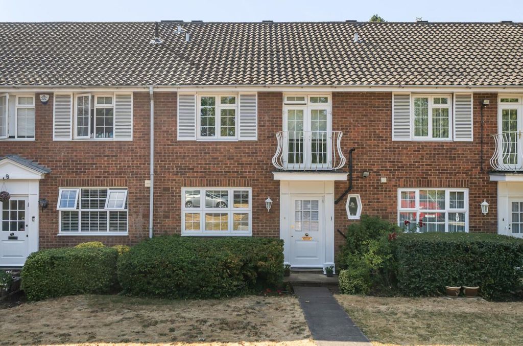 Property photo 1 of 17 Davidson Frost-Wellings,Dfw, Sunningdale Close, Ha