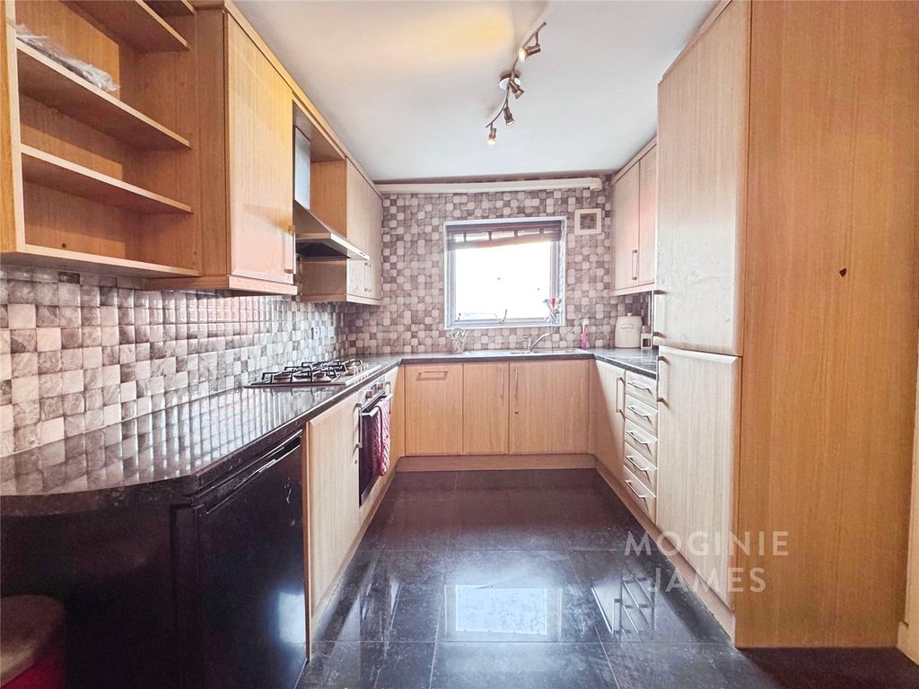 Property photo 3 of 11 Picture No. 10