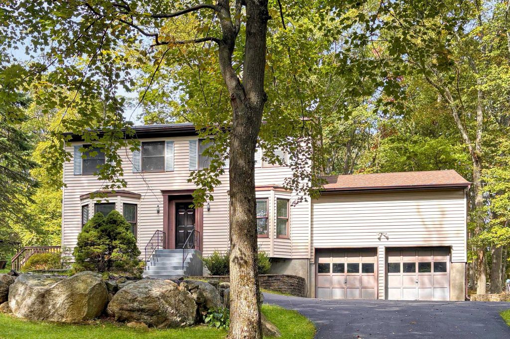 Property photo 1 of 6