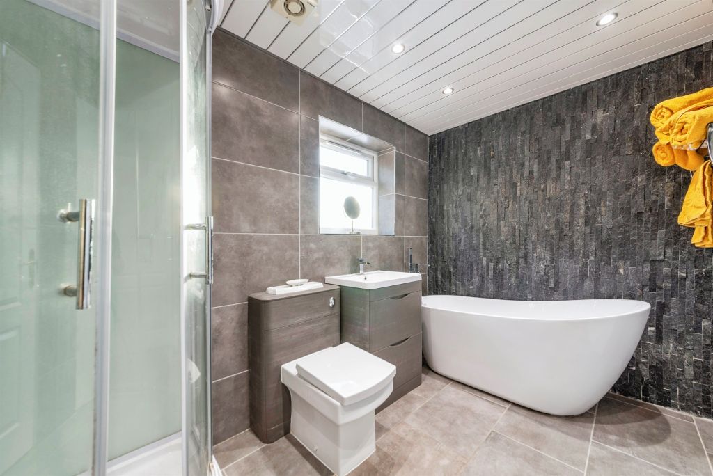 Property photo 3 of 27