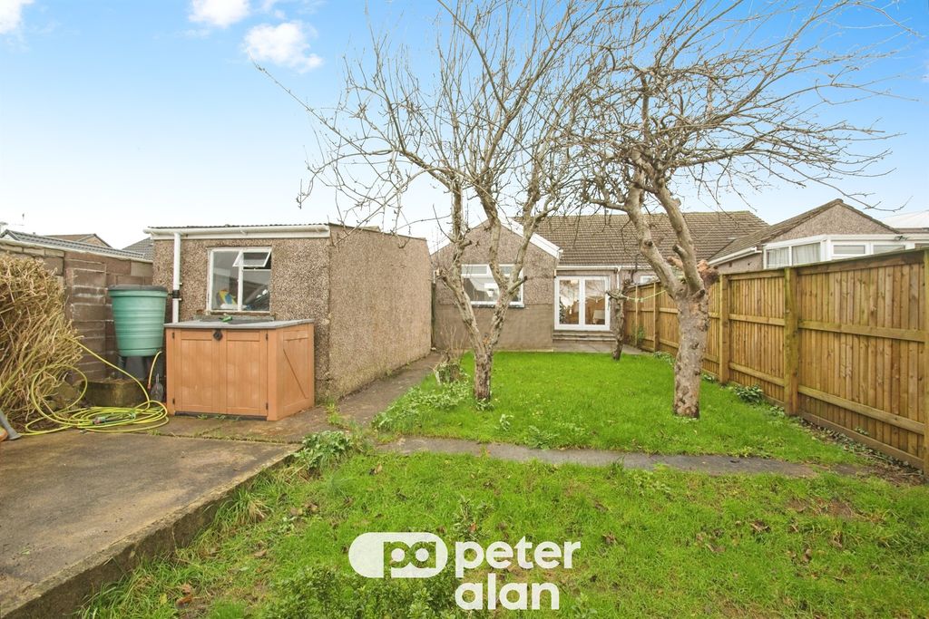 Property photo 2 of 27