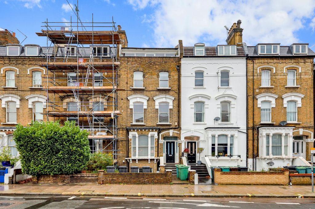 Property photo 2 of 19