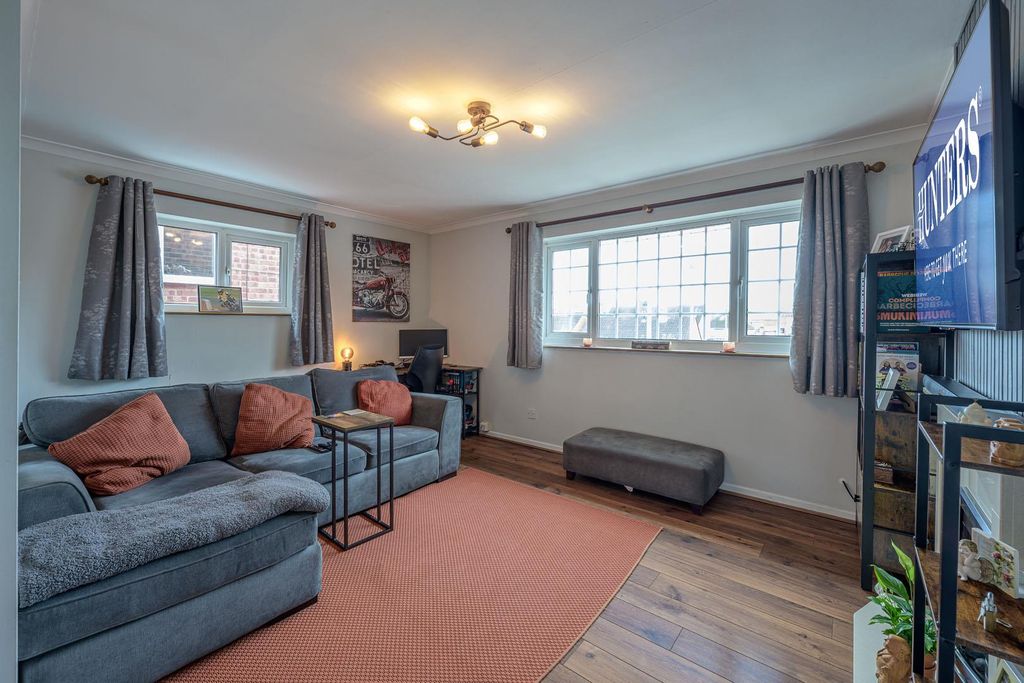 Property photo 2 of 18