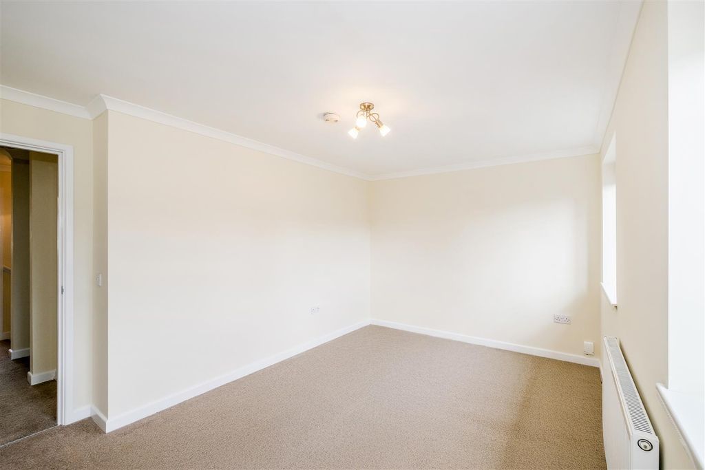 Property photo 3 of 22 14A Guildford Road-2.Jpg