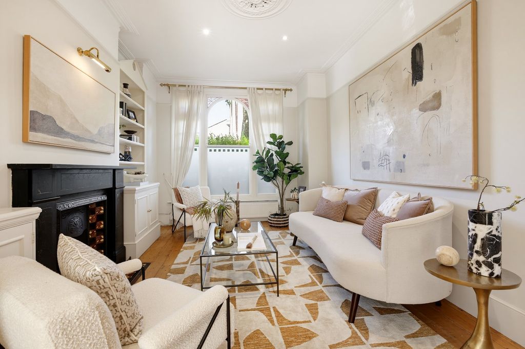Property photo 1 of 18 Reception Room