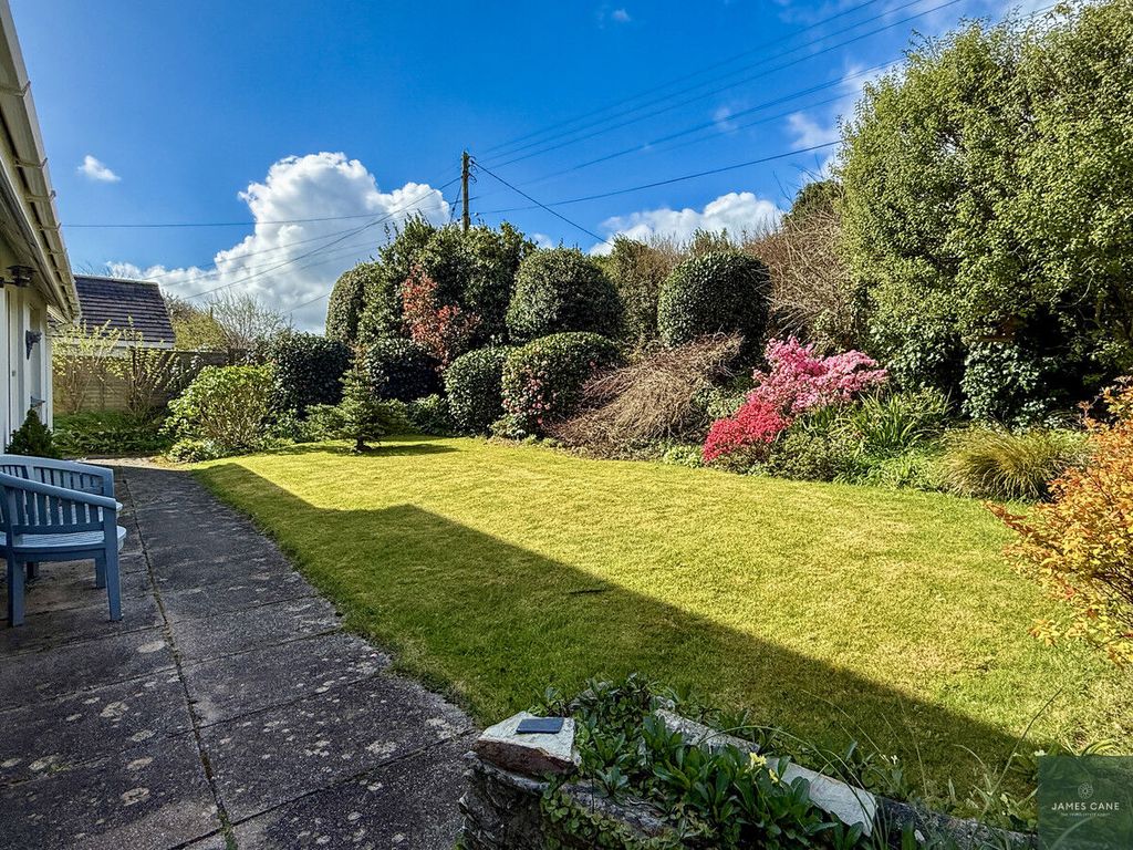 Property photo 3 of 21