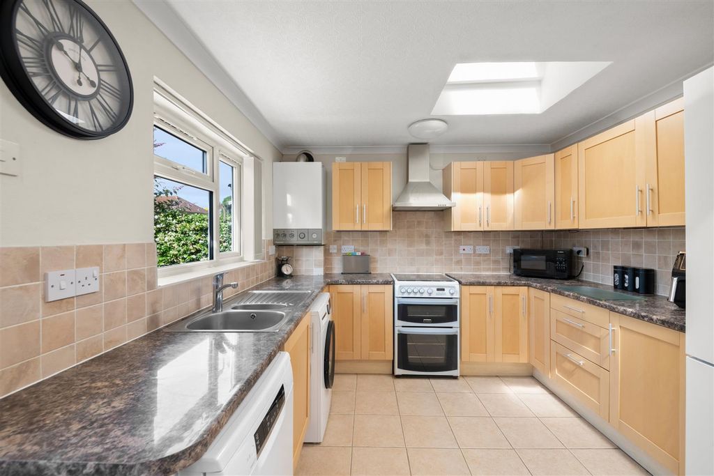 Property photo 2 of 8
