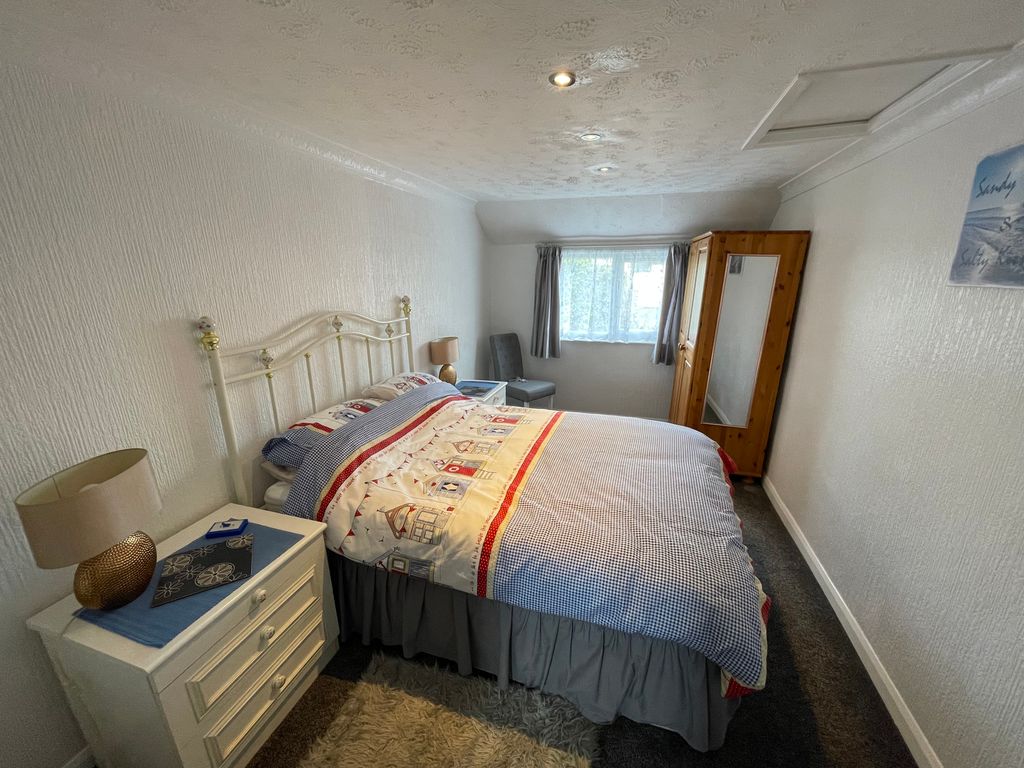 Property photo 3 of 10 Bedroom 1