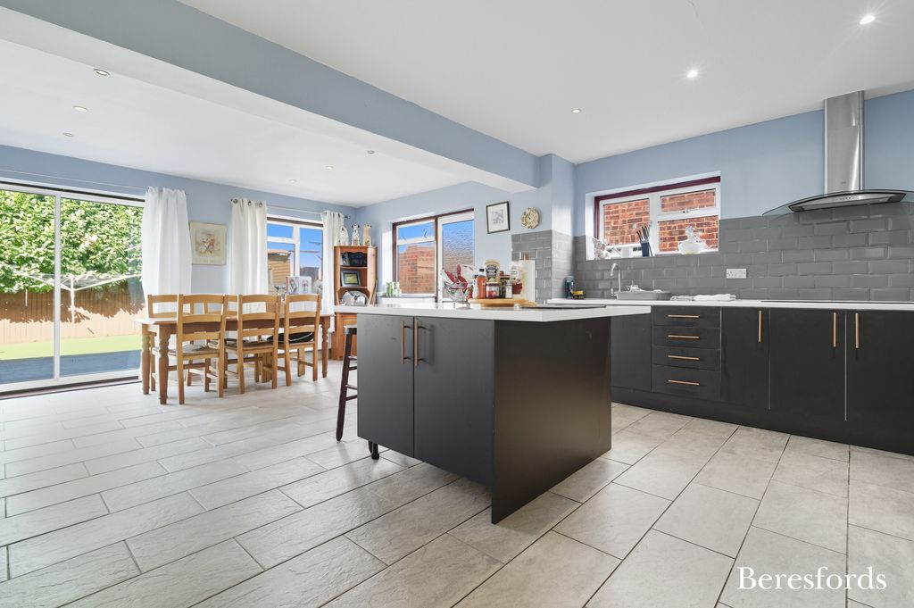 Property photo 2 of 17 Picture No. 09