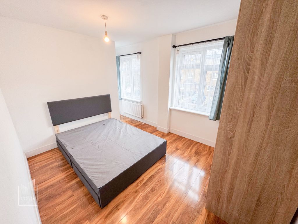 Property photo 1 of 10 Photo 4