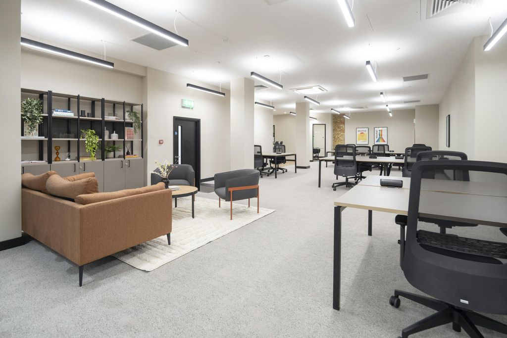 Property photo 1 of 21 Ground Floor Office