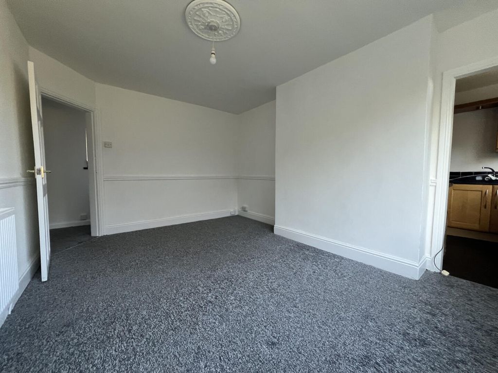 Property photo 3 of 29 Living Room