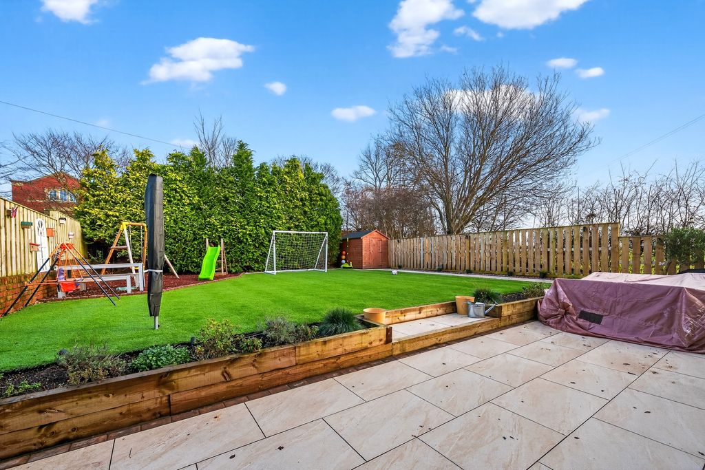 Property photo 2 of 21