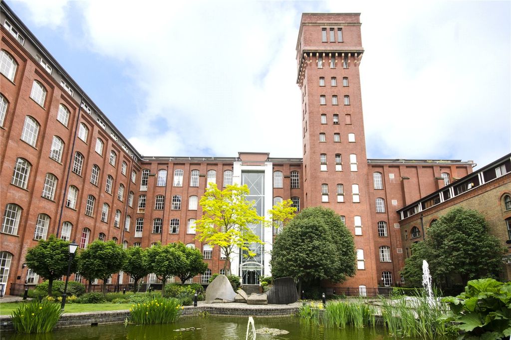 Property photo 1 of 9 Exterior