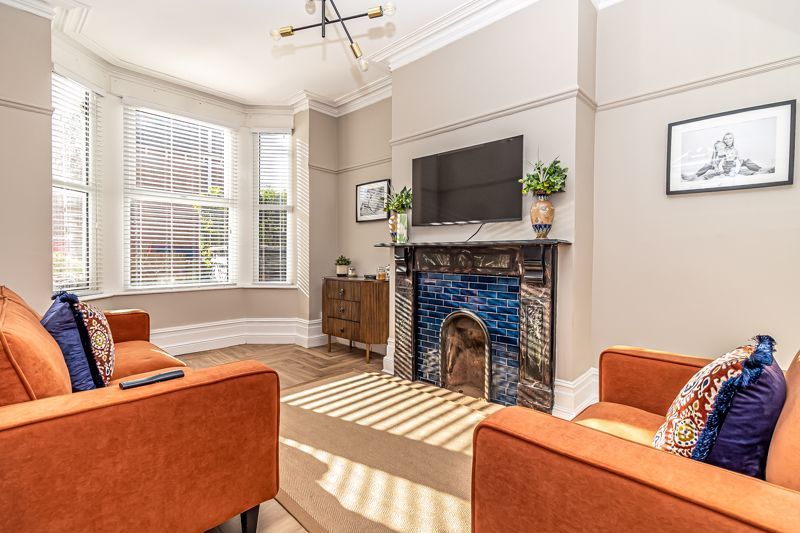 Property photo 2 of 31 .