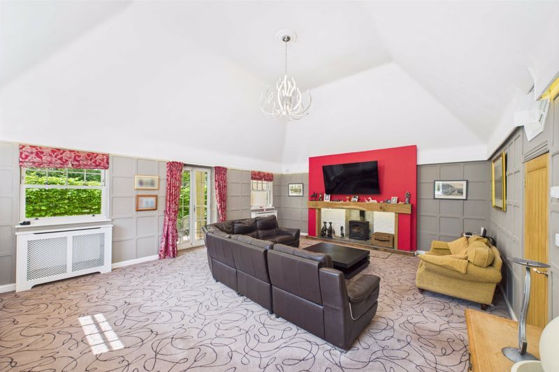 Property photo 2 of 55 Photo 32