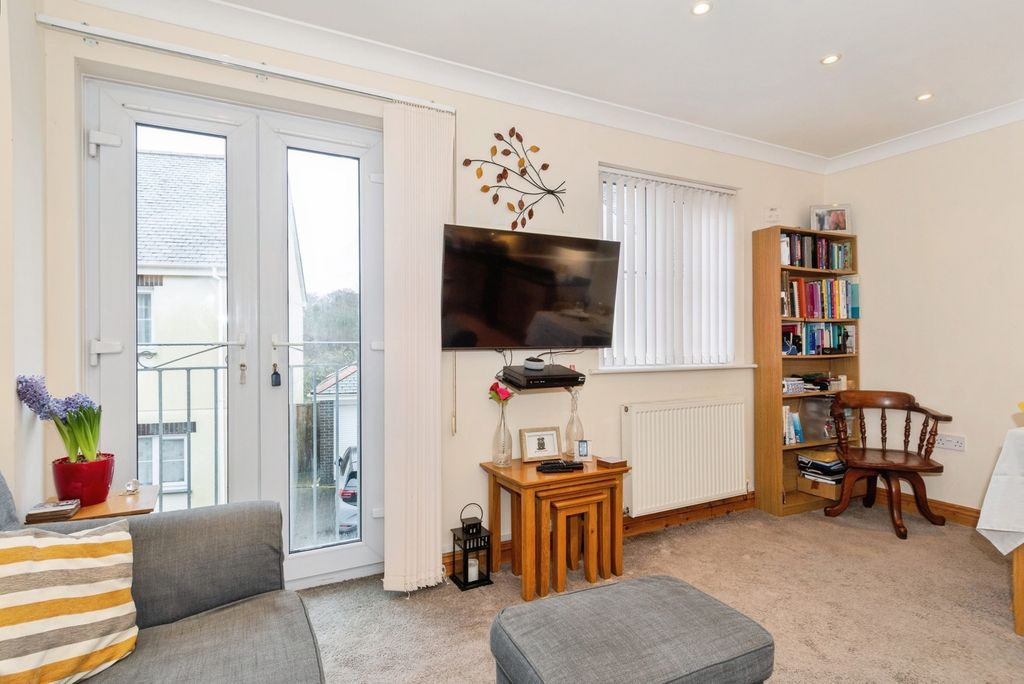 Property photo 3 of 20 Pbox-Img.Jpg