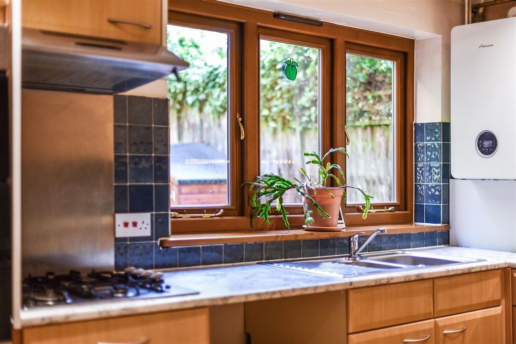 Property photo 2 of 23 Ph7_6229219.Jpg