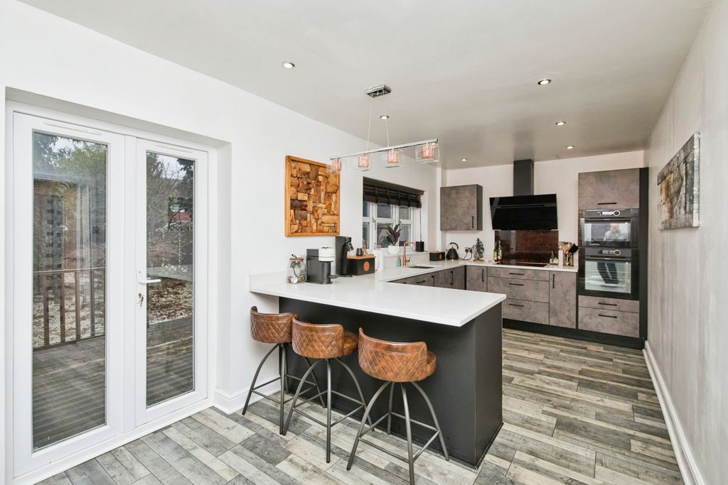 Property photo 2 of 17 Photography