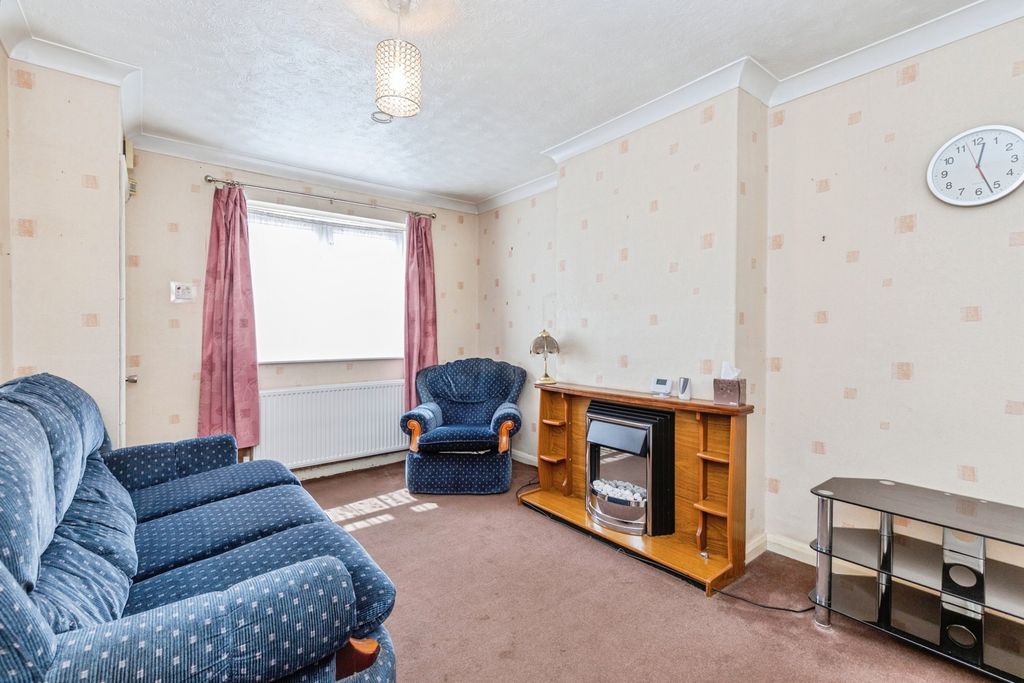 Property photo 3 of 17 Photo