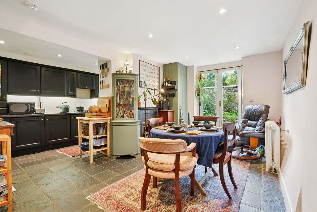 Property photo 3 of 13 Kitchen/Dining Room