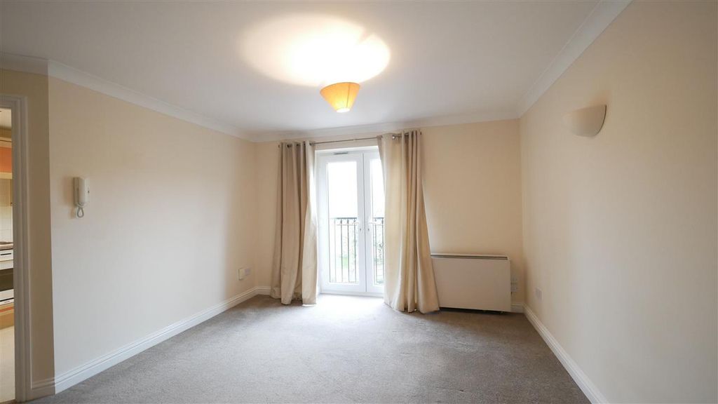 Property photo 2 of 6 Lounge/Diner