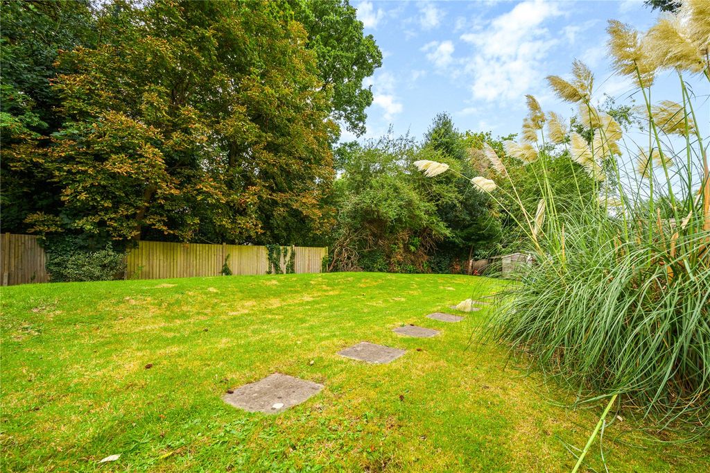 Additional image 13 of 1 bed flat for saleBroomhall Road, Woking, Surrey GU21