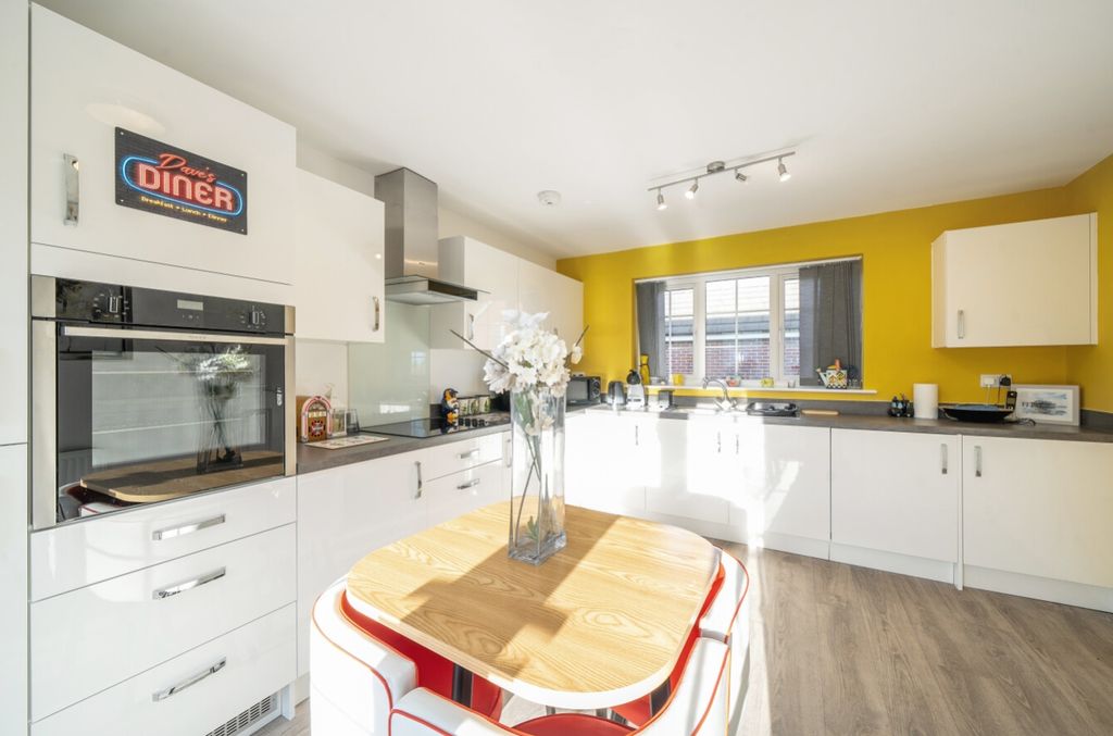 Property photo 3 of 9 1225094 (4)