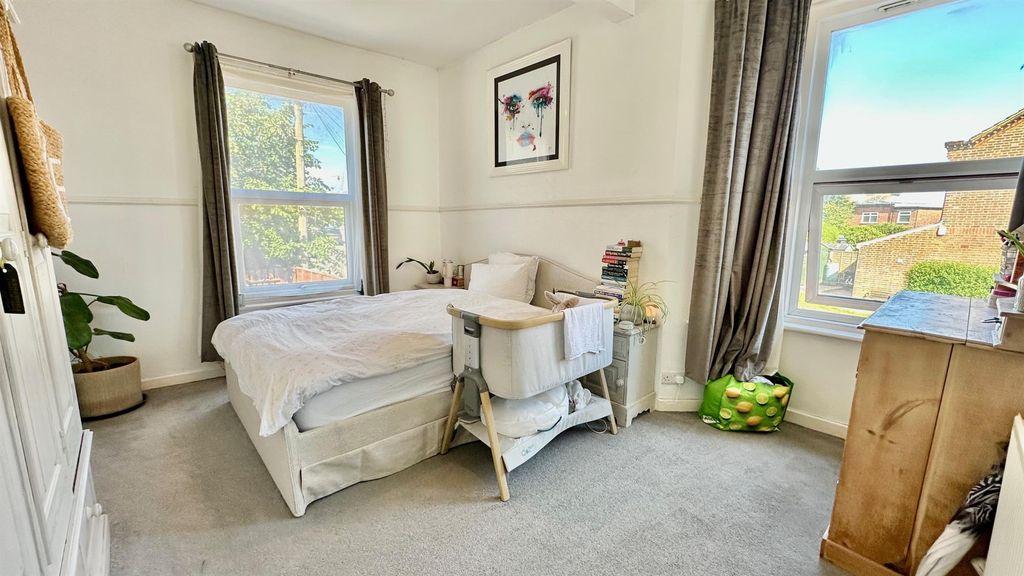 Property photo 2 of 35