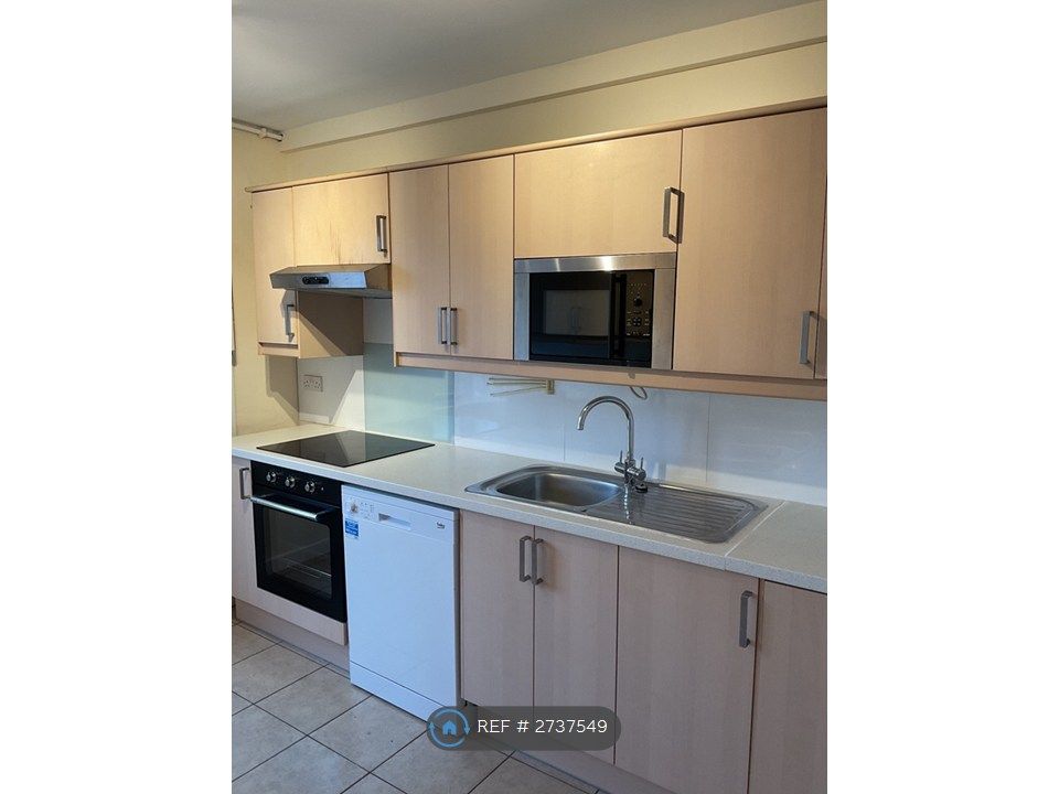 Property photo 3 of 13 Kitchen