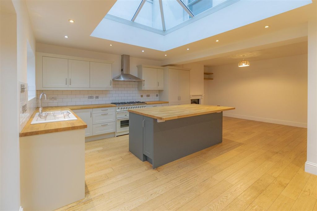 Property photo 2 of 19 Image00018.Jpeg