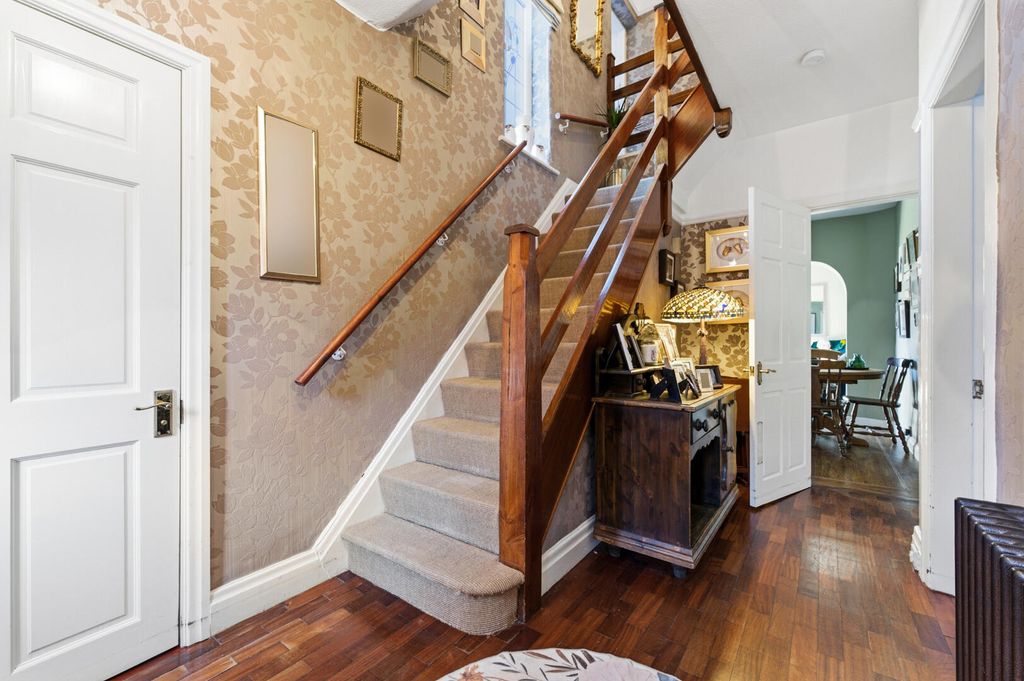 Property photo 3 of 36 Hallway