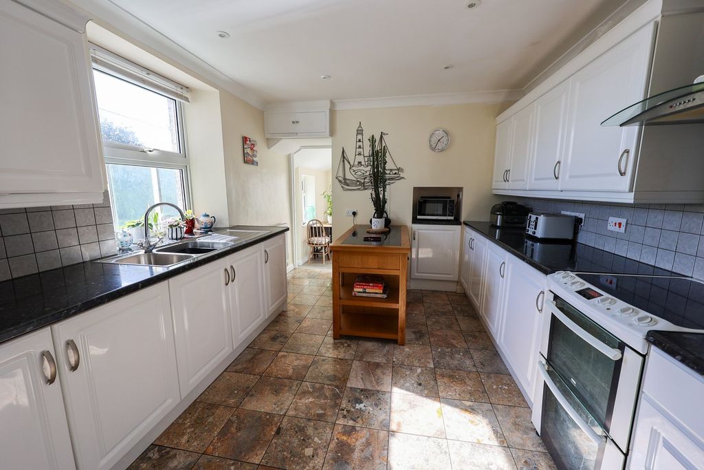 Property photo 3 of 26