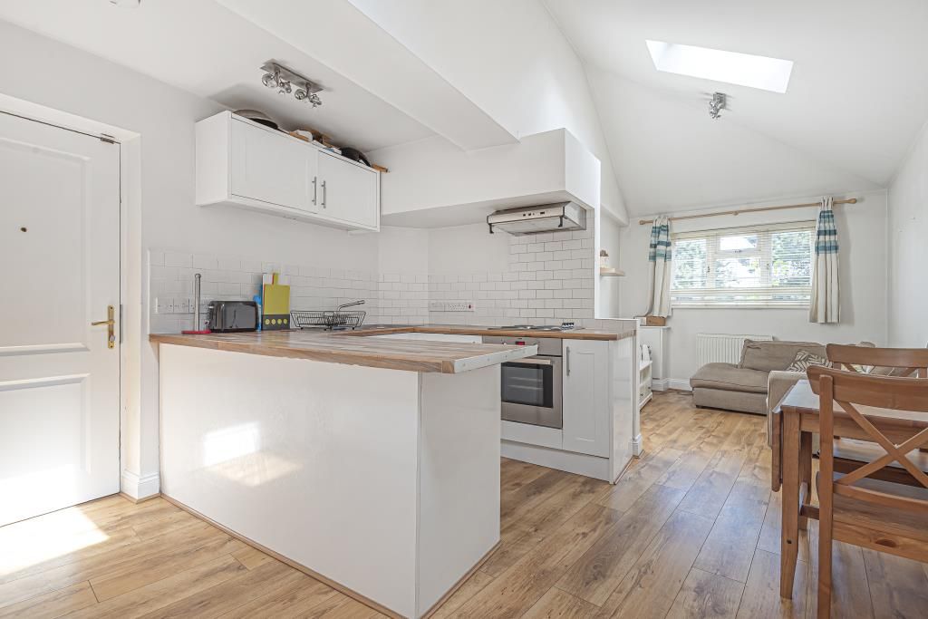 Property photo 2 of 10 Kitchen