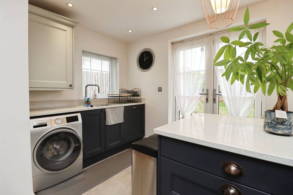 Additional image 7 of 4 bed semi-detached house for saleKingsley Avenue, Kettering NN16