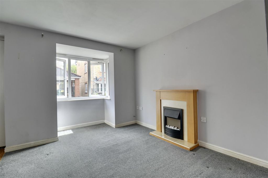 Property photo 2 of 9 Lounge