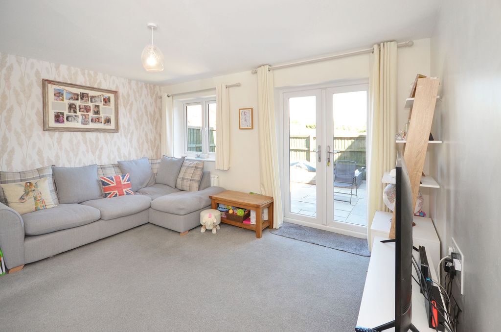 Property photo 3 of 11