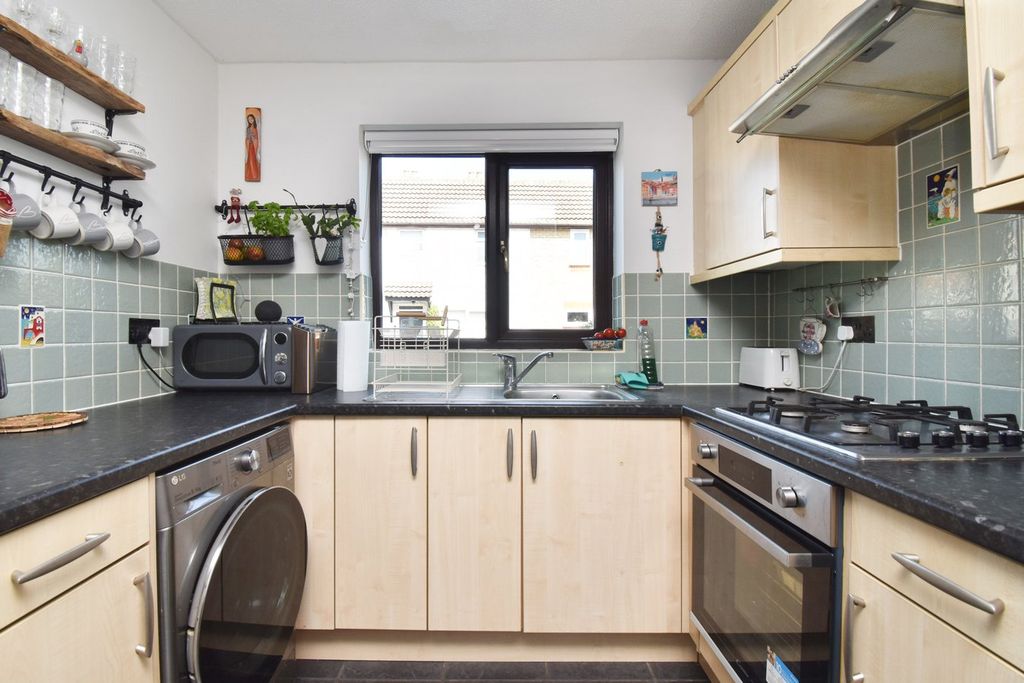 Property photo 2 of 10