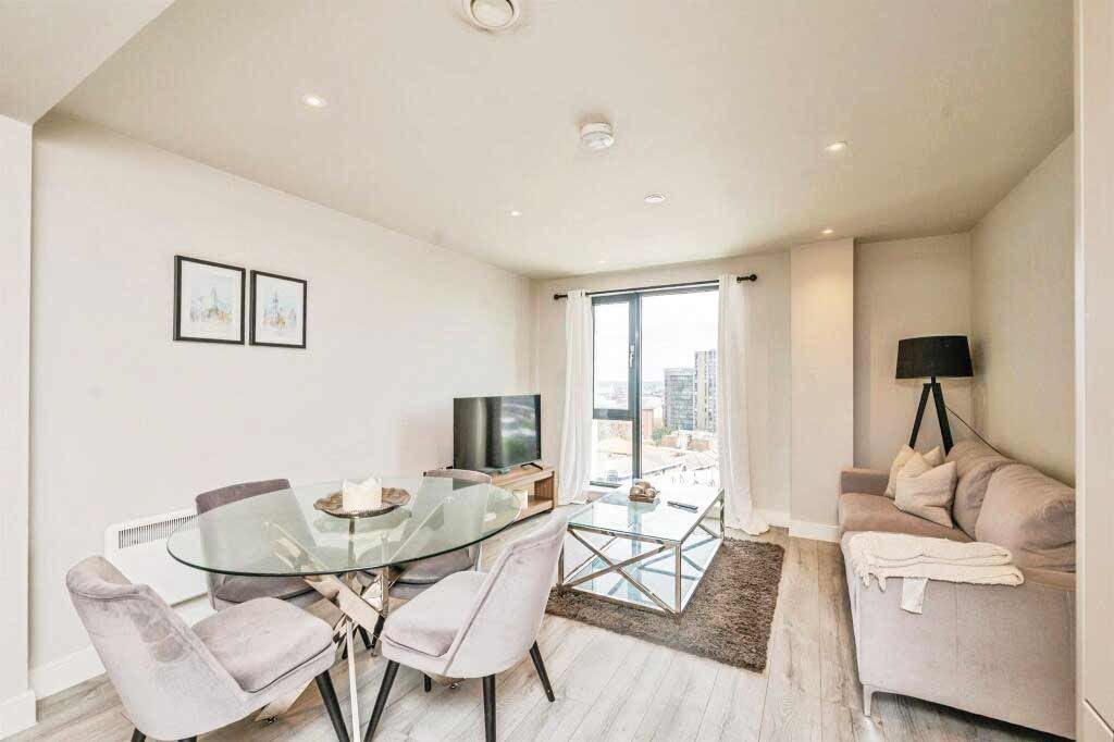 Property photo 3 of 6