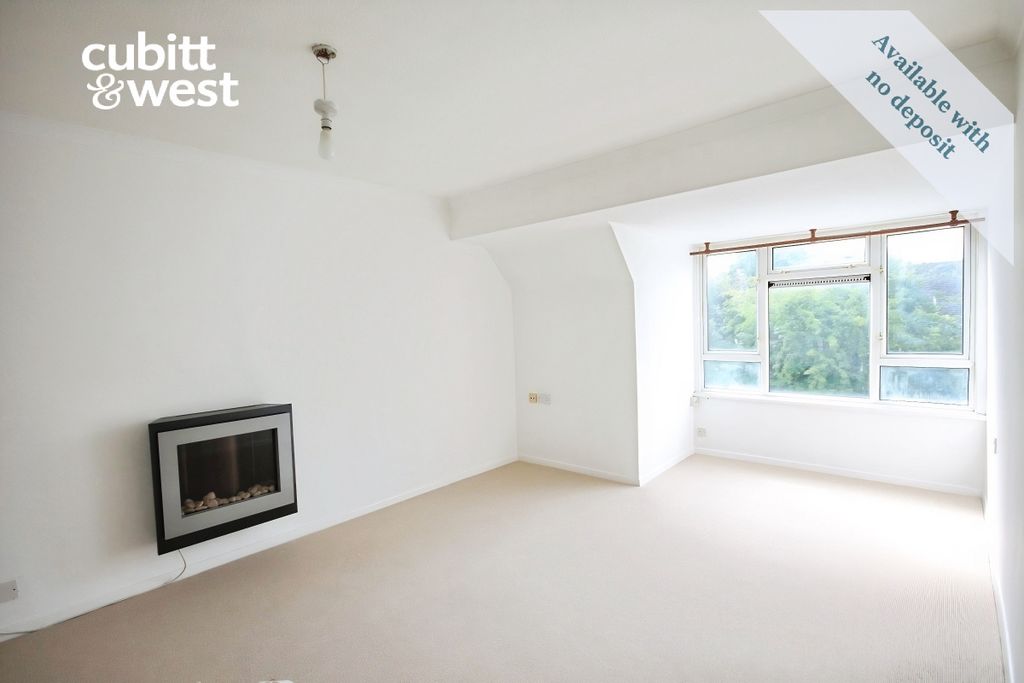 Property photo 3 of 6 c5Df55A5-Cres 20O...