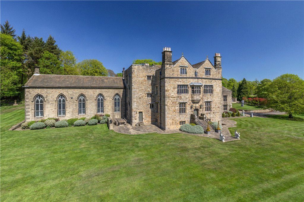 Property photo 1 of 39 Myddelton Lodge