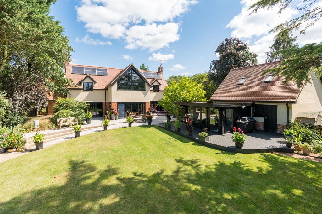 Property photo 2 of 41 Larchhouse-005.Jpg
