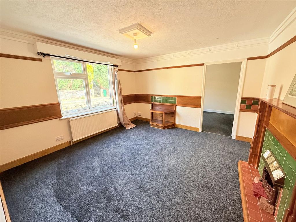 Property photo 2 of 13 Tempimageuzs1W8.Jpg