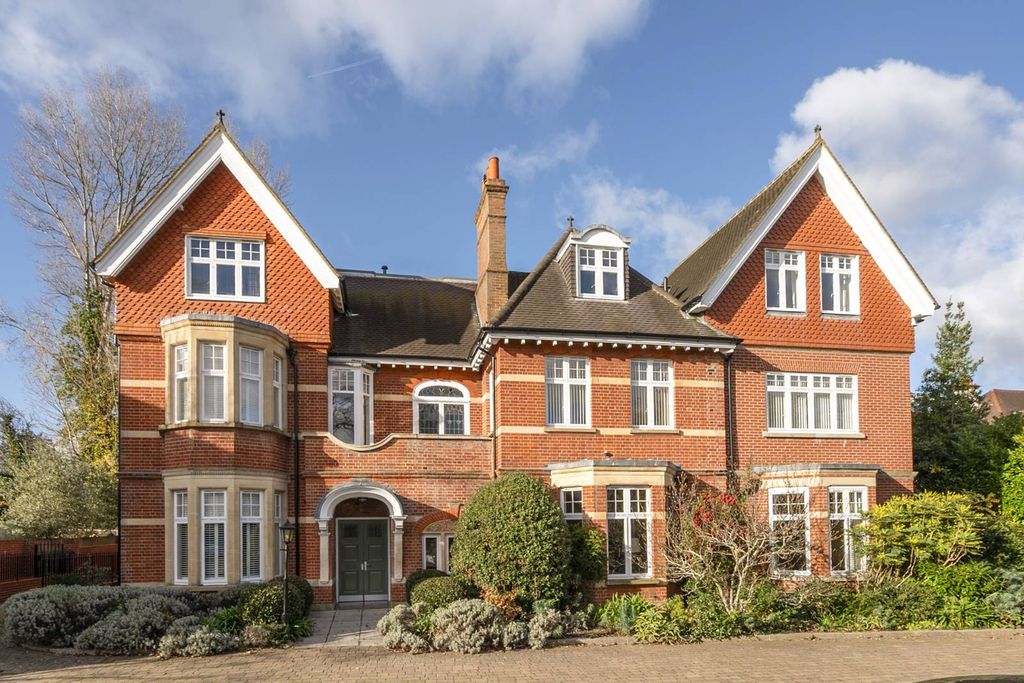 Property photo 2 of 18