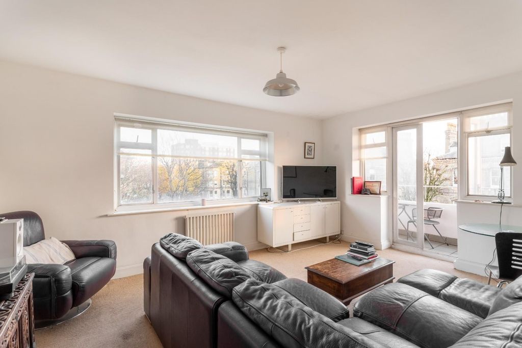 Property photo 3 of 12 Eaton Court-4.Jpg