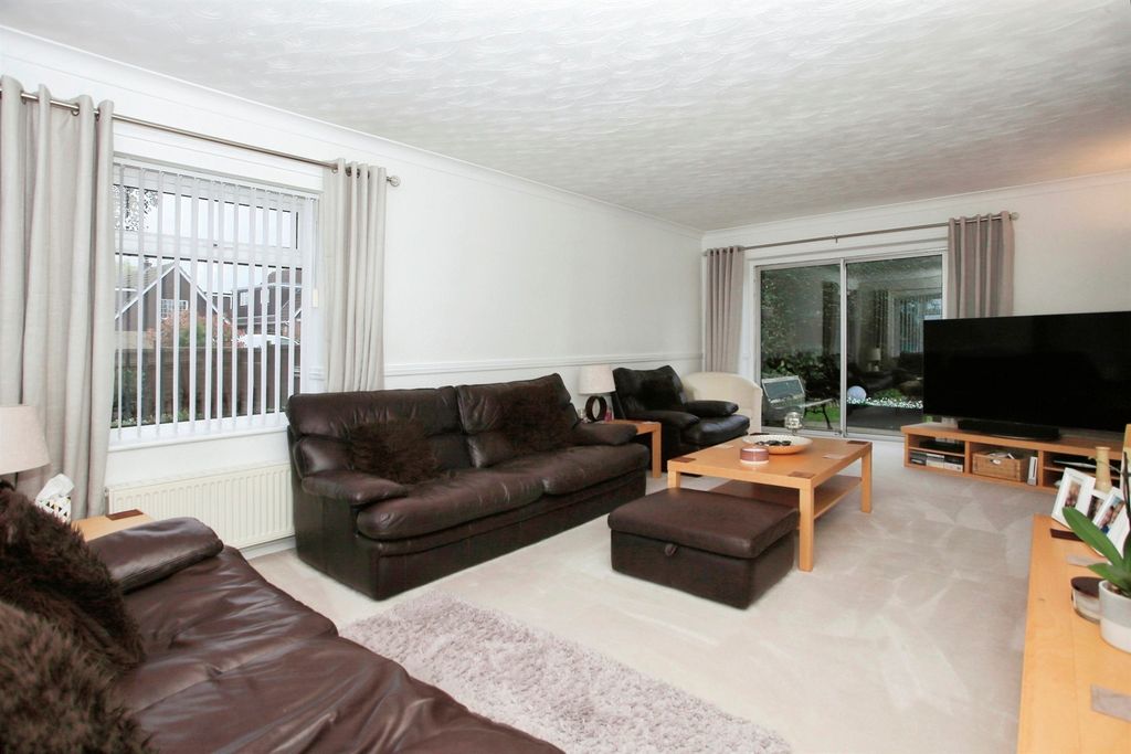 Property photo 3 of 19
