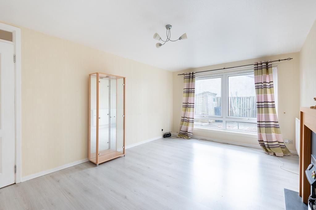 Property photo 3 of 15 Cup1403Seg Living Room.Jpg