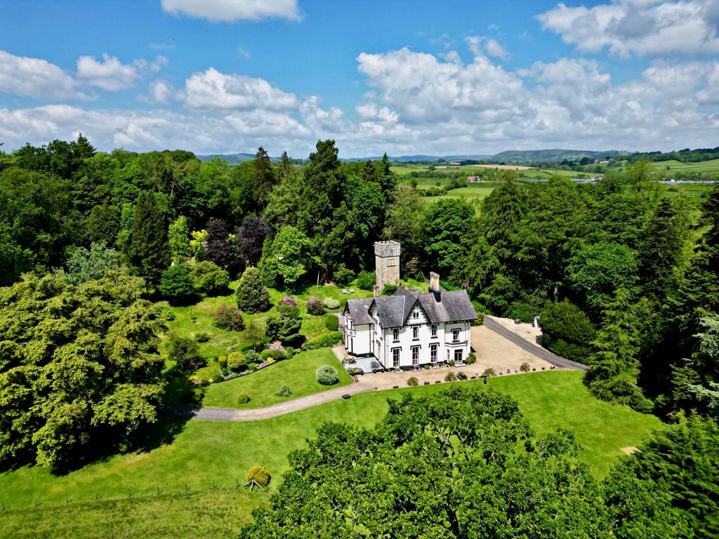 Property photo 1 of 31 Picture No. 17